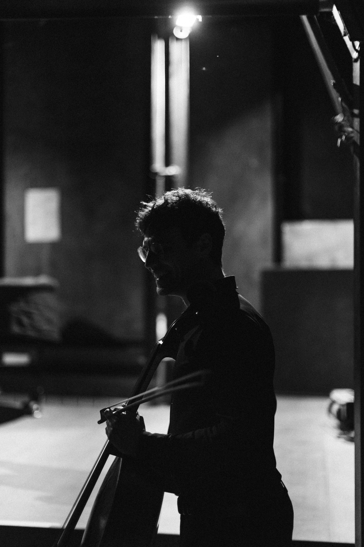 Le violoncelliste Victor Julien-Laferrière photographié par Valentine Chauvin au Festival de Piano de la Roque d'Anthéron en août 2024