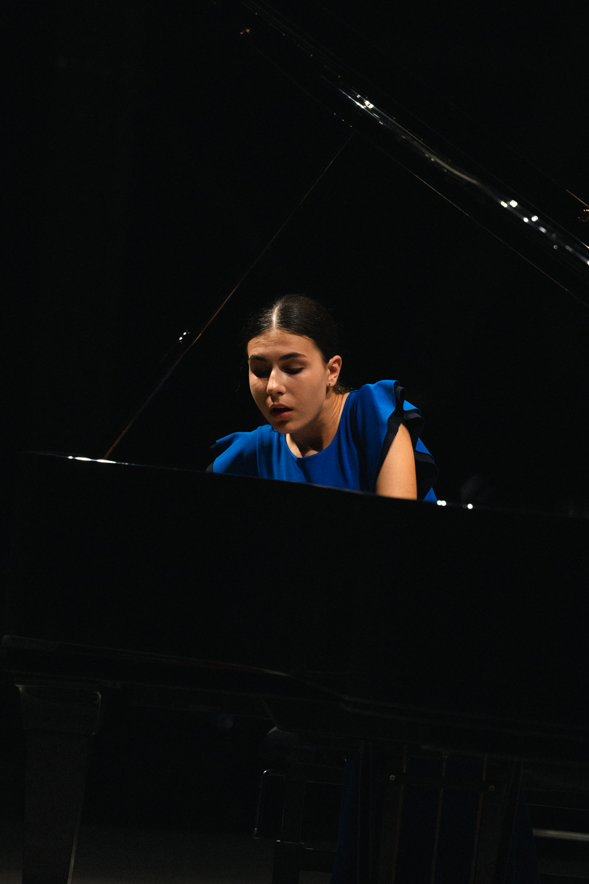 La pianiste Alexandra Dovgan photographiée par Valentine Chauvin au Festival de Piano de la Roque d'Anthéron en août 2024