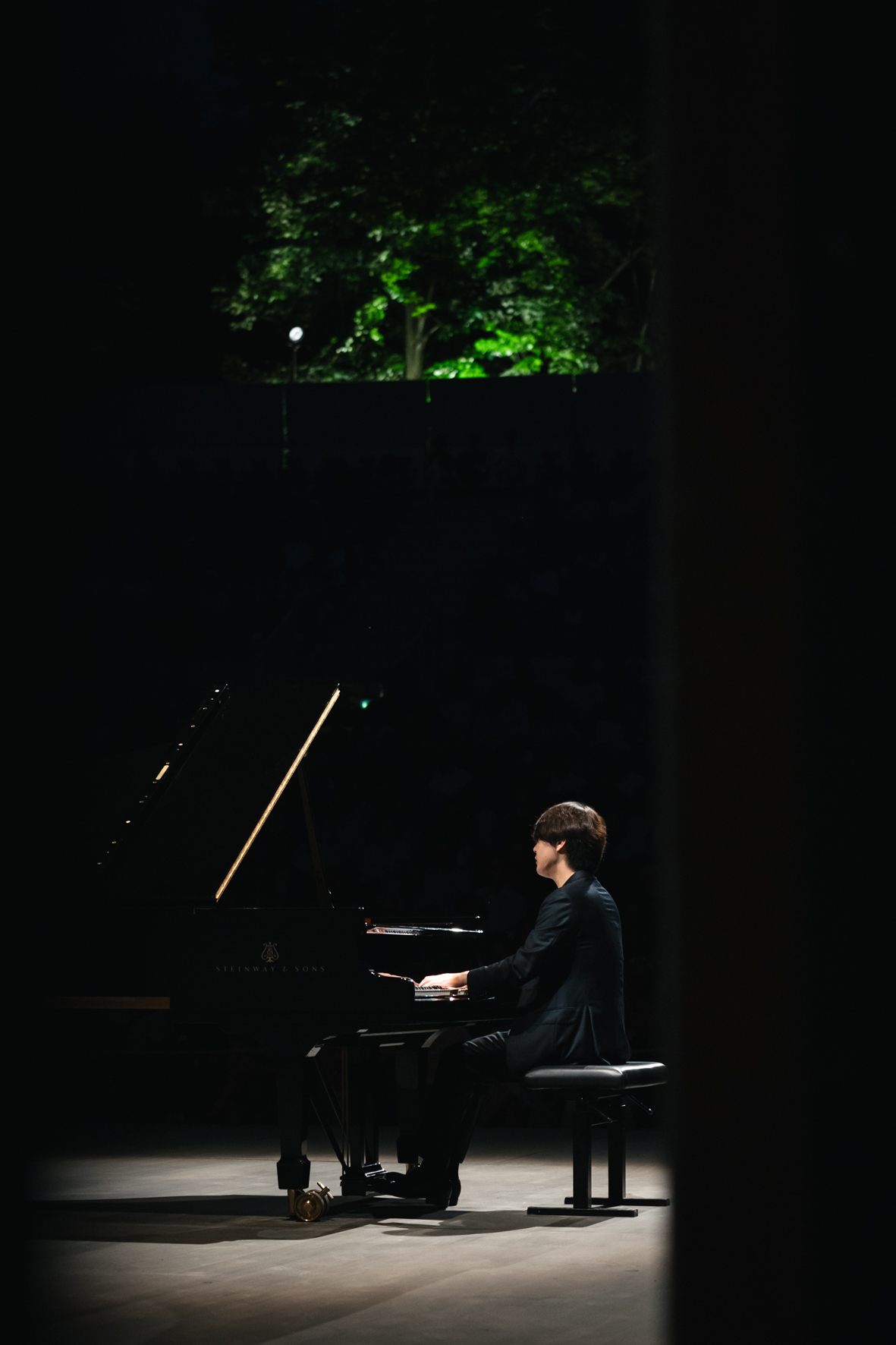 Le pianiste Seong-Jin Cho photographié par Valentine Chauvin au Festival de Piano de la Roque d'Anthéron en août 2024