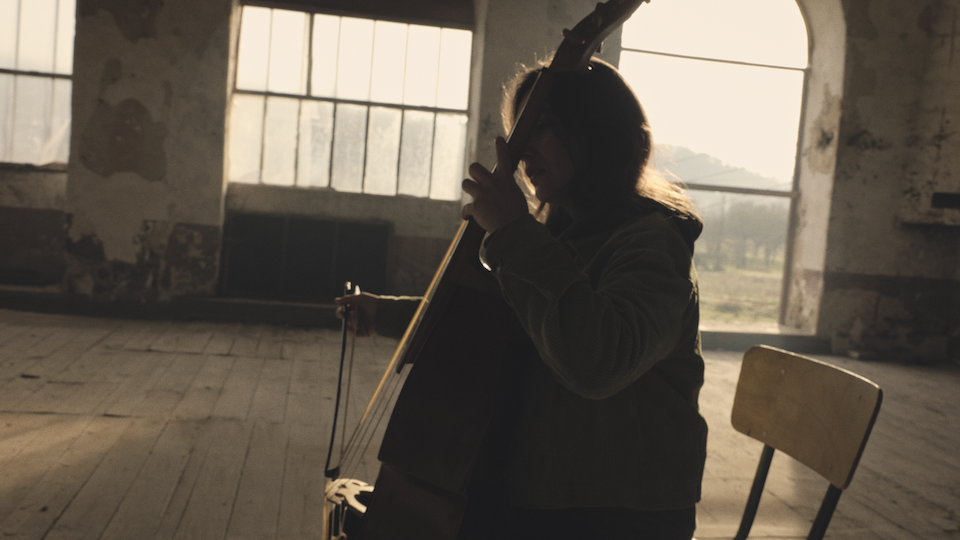 La violiste Salomé Gasselin et son nouvel album Mystères, clip de la Passacaille de Biber réalisé par Valentine Chauvin