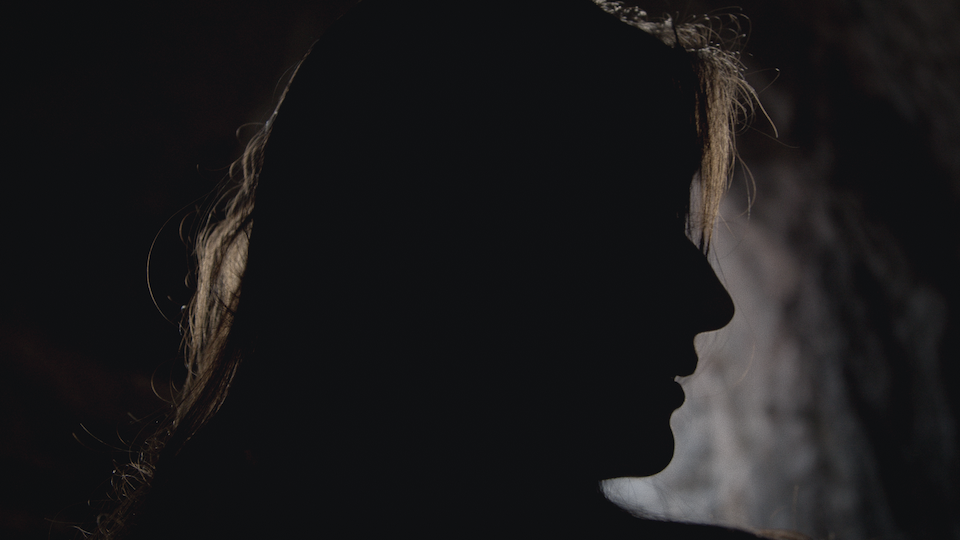 La violiste Salomé Gasselin et son nouvel album Mystères, clip de la Gigue de Bach réalisée par Valentine Chauvin