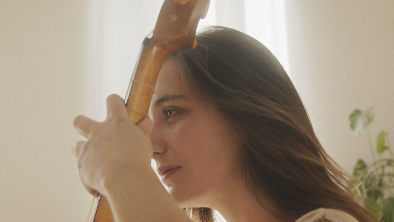 La violiste Salomé Gasselin et son nouvel album Mystères, interview réalisée par Valentine Chauvin